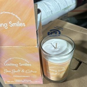 NIB LASTING SMILES Soy Candle Sea Salt & Citrus Aromatherapy 6.86oz + GIFT!